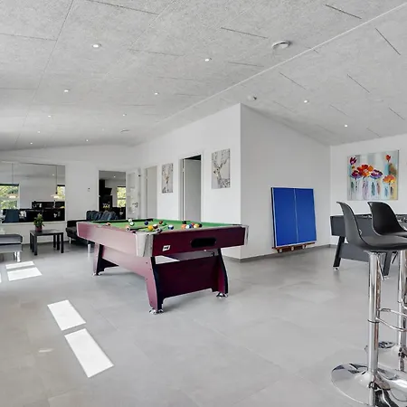 Beautiful In With Indoor Swimming Pool *